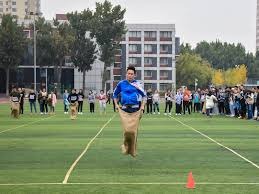 加兰独得27分，莫布里表现出色，骑士以122-111击败开拓者