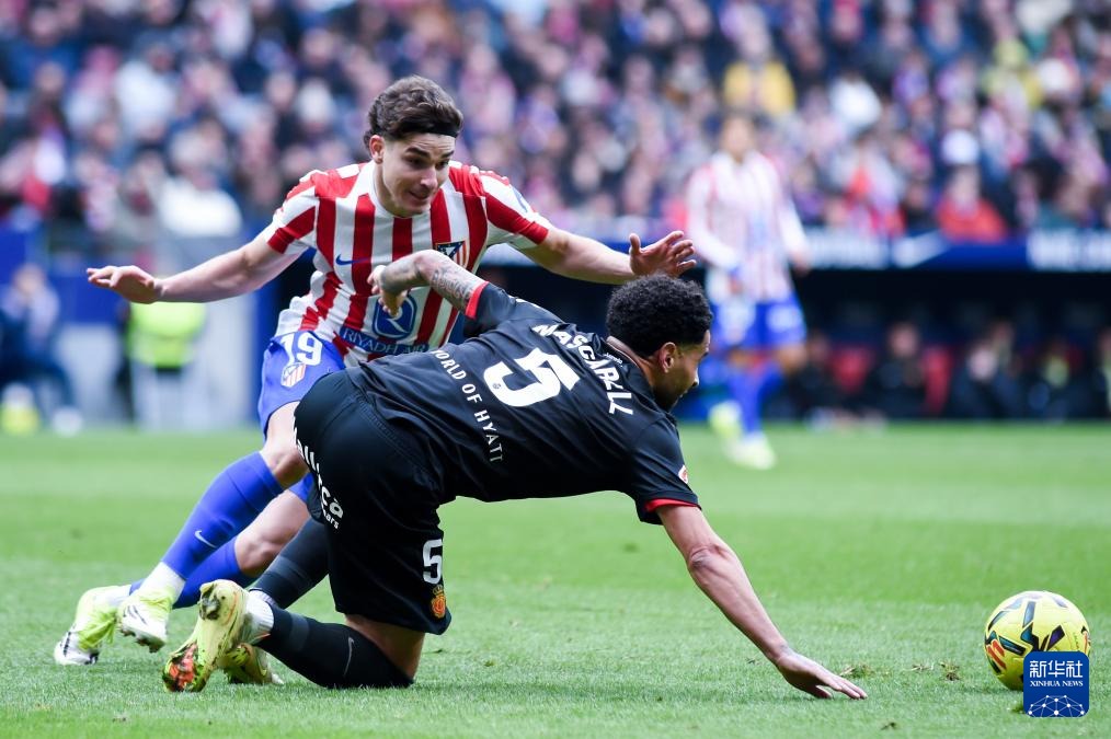 西甲综合：巴萨巩固榜首 马竞客场完胜